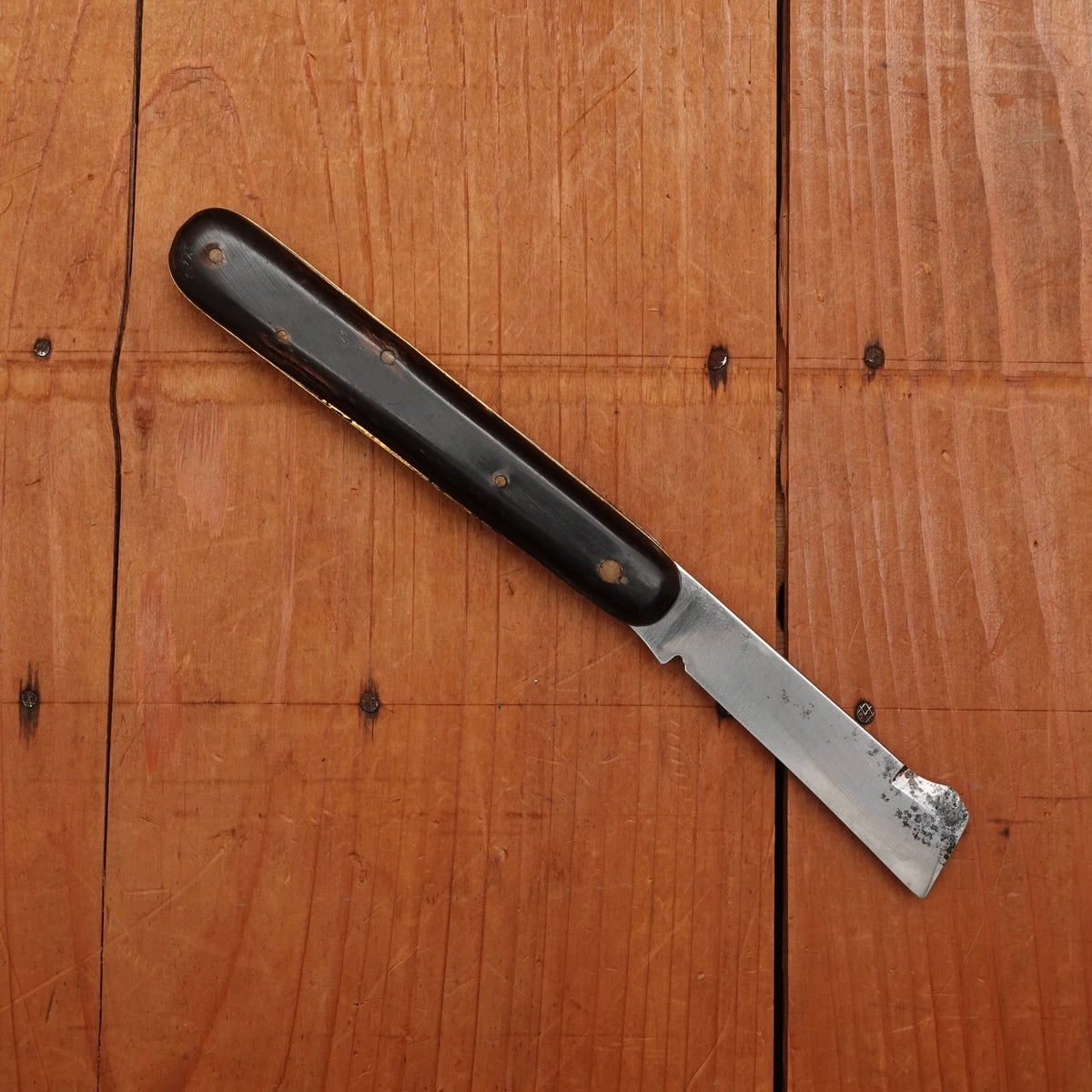 New Old Stock 4 1/8" Non- Bolstered Grafting Knife Carbon Steel & Horn Maniago, Italy 1950-70s