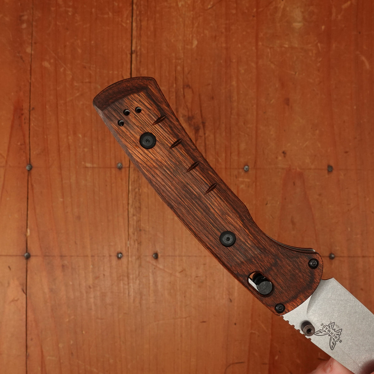 Benchmade 15090 SlipRidge™ Modified Drop Point MagnaCut® AXIS Lock Stabilized Wood Handle