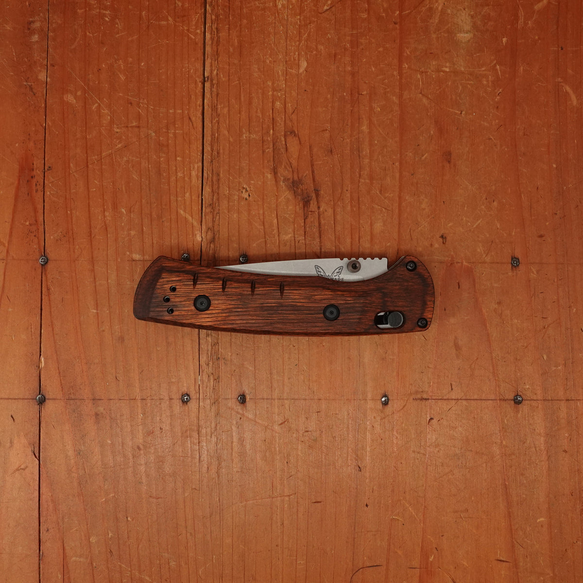 Benchmade 15090 SlipRidge™ Modified Drop Point MagnaCut® AXIS Lock Stabilized Wood Handle