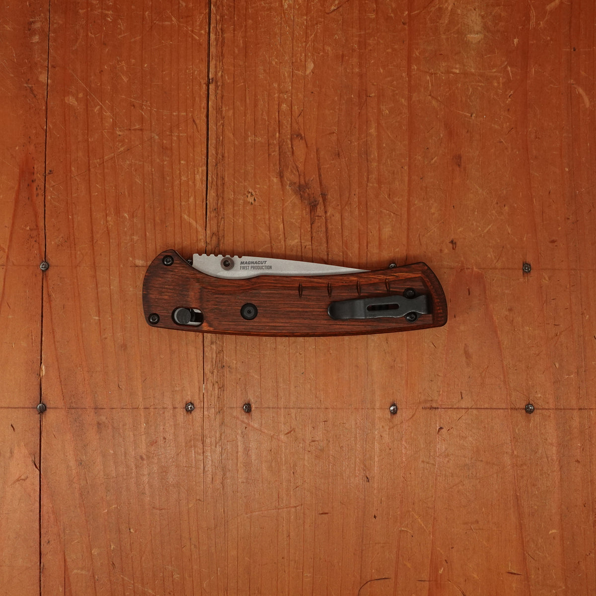 Benchmade 15090 SlipRidge™ Modified Drop Point MagnaCut® AXIS Lock Stabilized Wood Handle