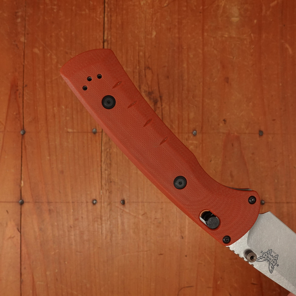Benchmade 15090-01 SlipRidge™ Modified Drop Point MagnaCut® AXIS Lock Rust Orange G10 Handle