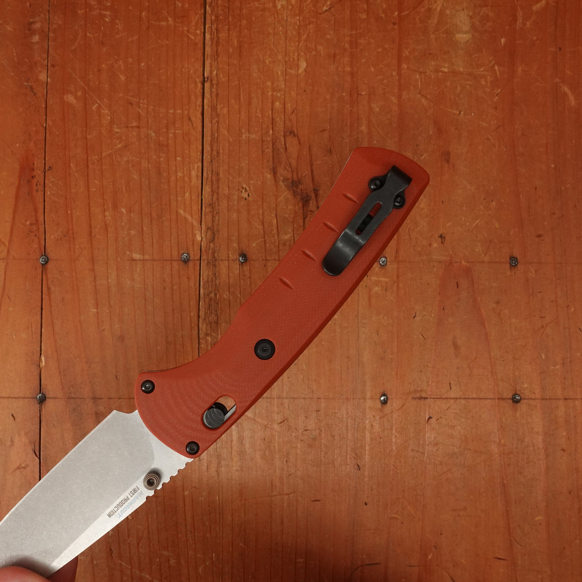 Benchmade 15090-01 SlipRidge™ Modified Drop Point MagnaCut® AXIS Lock Rust Orange G10 Handle
