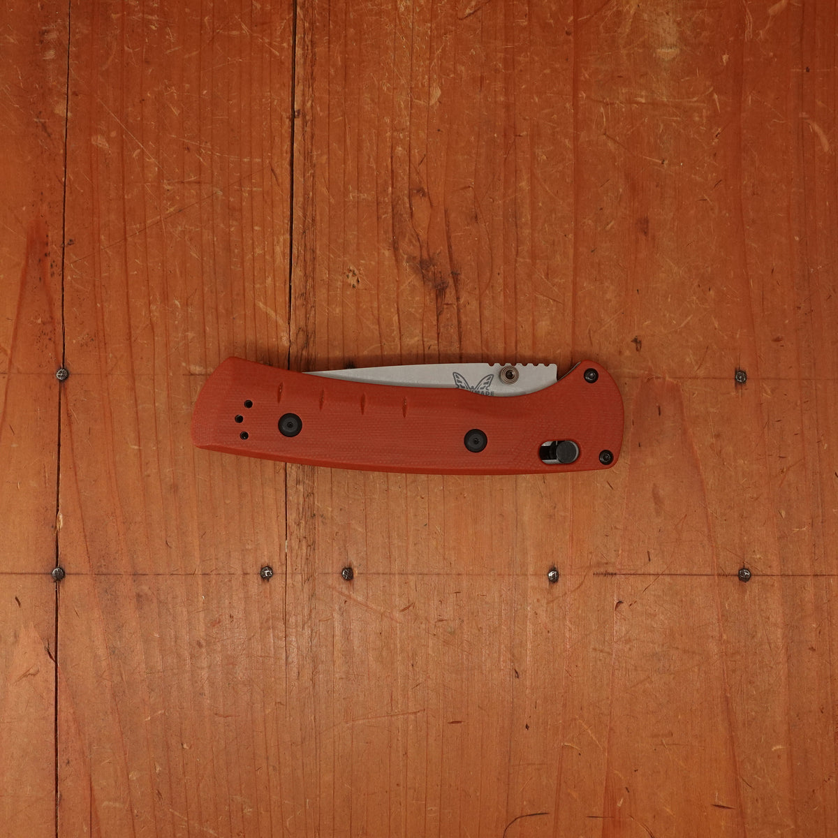 Benchmade 15090-01 SlipRidge™ Modified Drop Point MagnaCut® AXIS Lock Rust Orange G10 Handle