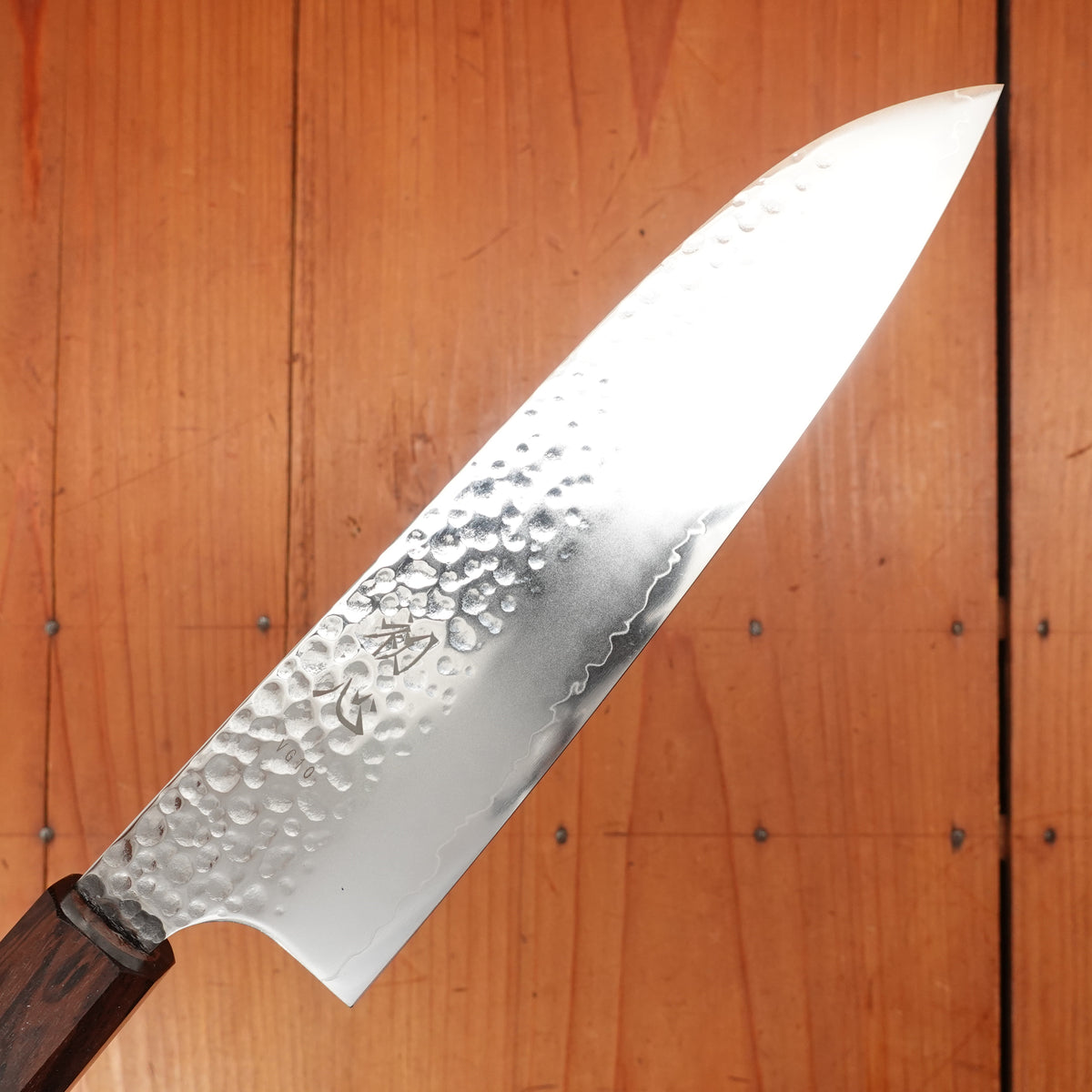 Hatsukokoro Hayabusa 180mm Santoku VG10 Tsuchime San Mai Ebony Handle