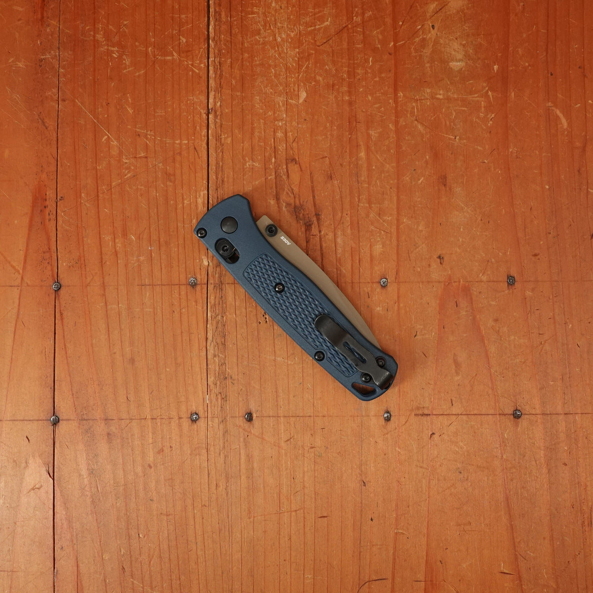 Benchmade 535FE-05 Bugout Drop Point S30V AXIS Lock Crater Blue Grivory Handle