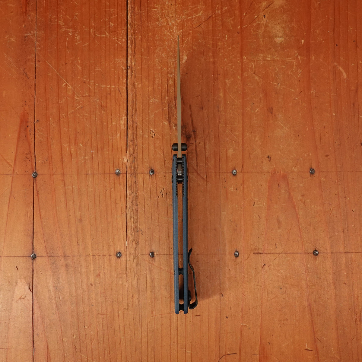 Benchmade 535FE-05 Bugout Drop Point S30V AXIS Lock Crater Blue Grivory Handle