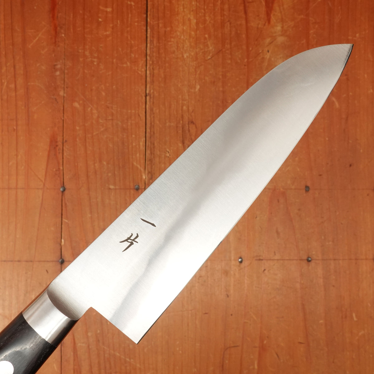 Hitohira FJ Semi Stainless 180mm Santoku Pakka