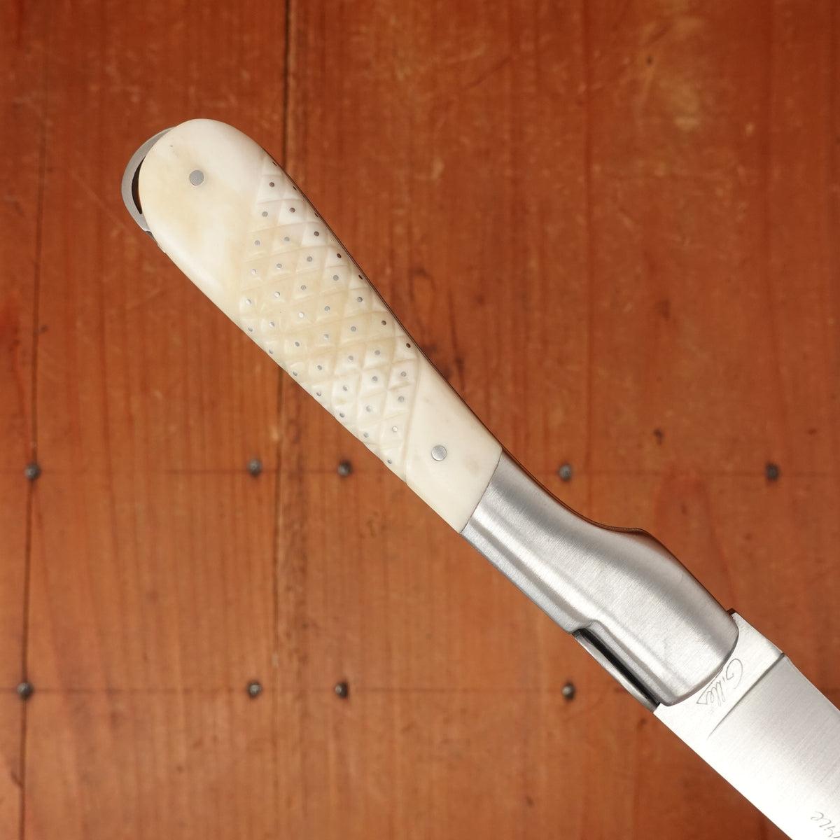 Fontenille Pataud Sperone 12cm Pocket Knife Stainless Lockback Carved Pinned Cow Bone