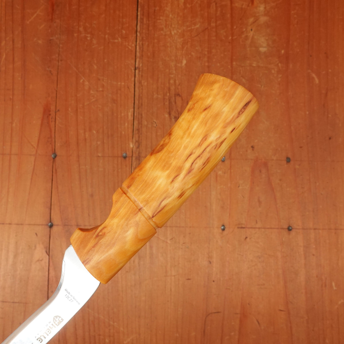 Helle 153mm Steinbit 12C27 Stainless Curly Birch