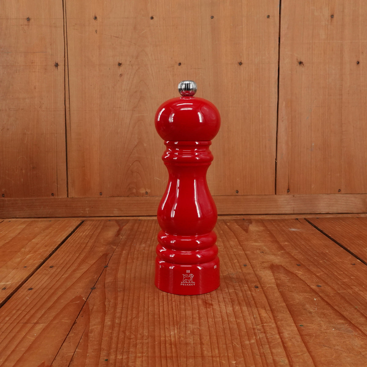 Peugeot Classic Paris Pepper Mill Manual Passion Red Gloss Painted Wood 18cm