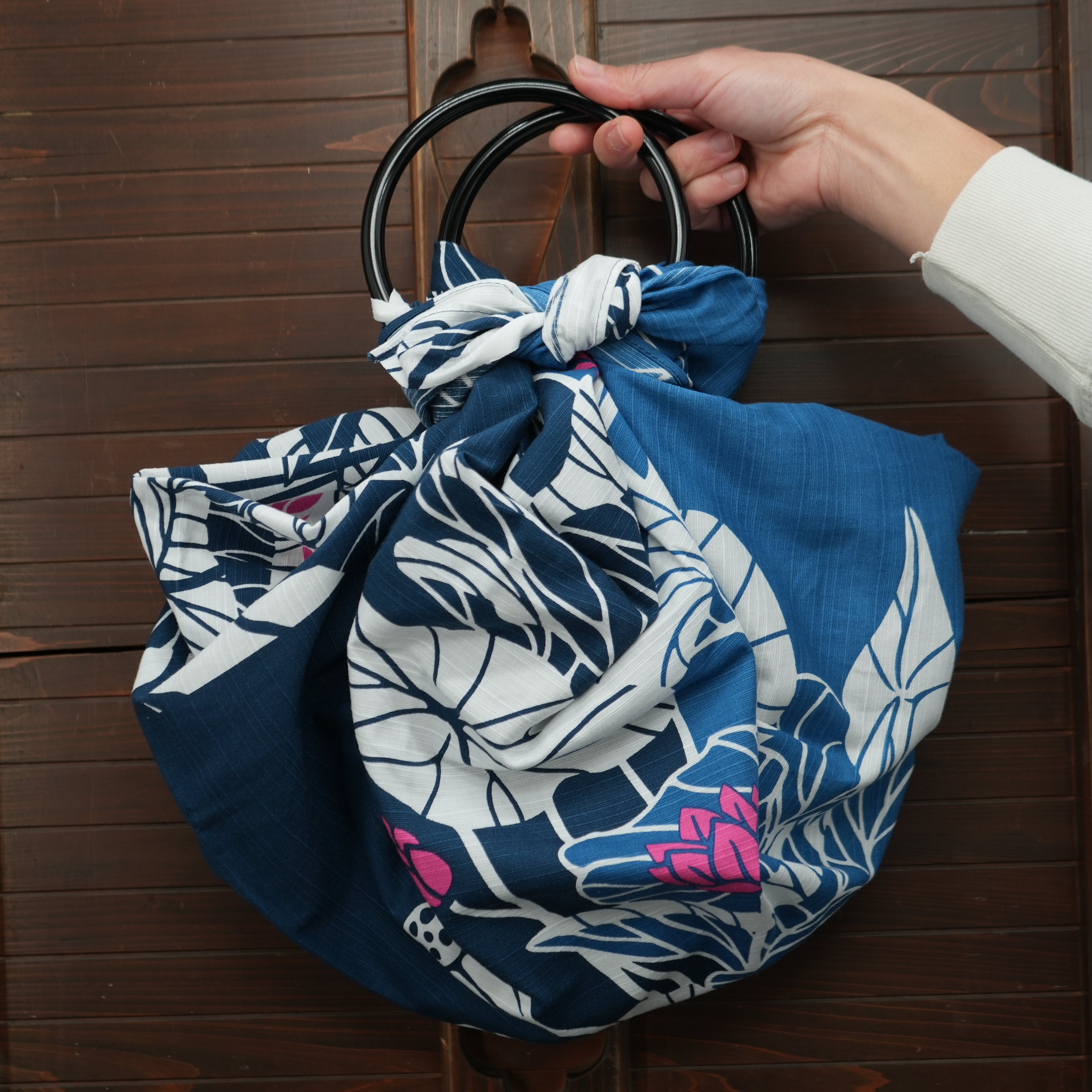 Reusable Multicolour Geometrical Print Foldable Furoshiki Bag at Rs 250.00  | Mumbai| ID: 2851260319162