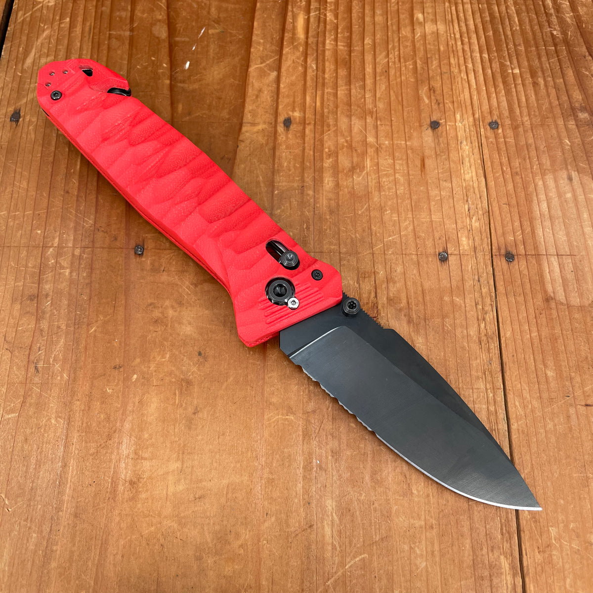 Tarrerias-Bonjean Outdoor C.A.C. S200 Pocket Knife Axis Lock Red
