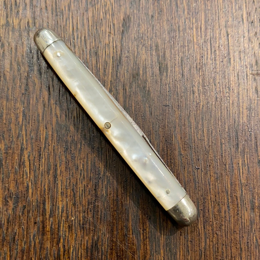 T Hessenbruch & Co 2 7/8" Pen Knife Pearl Philadelphia 1873-1906