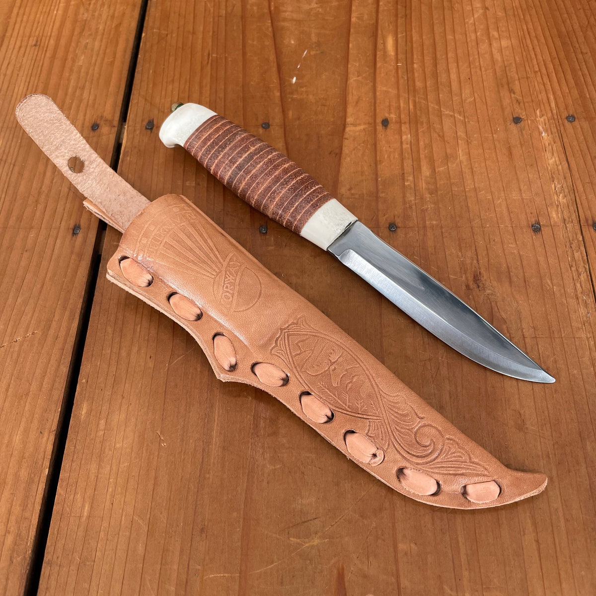 S. & S. Helle Holmedal Norway New Old Stock 100mm Knife - Laminated Carbon Steel