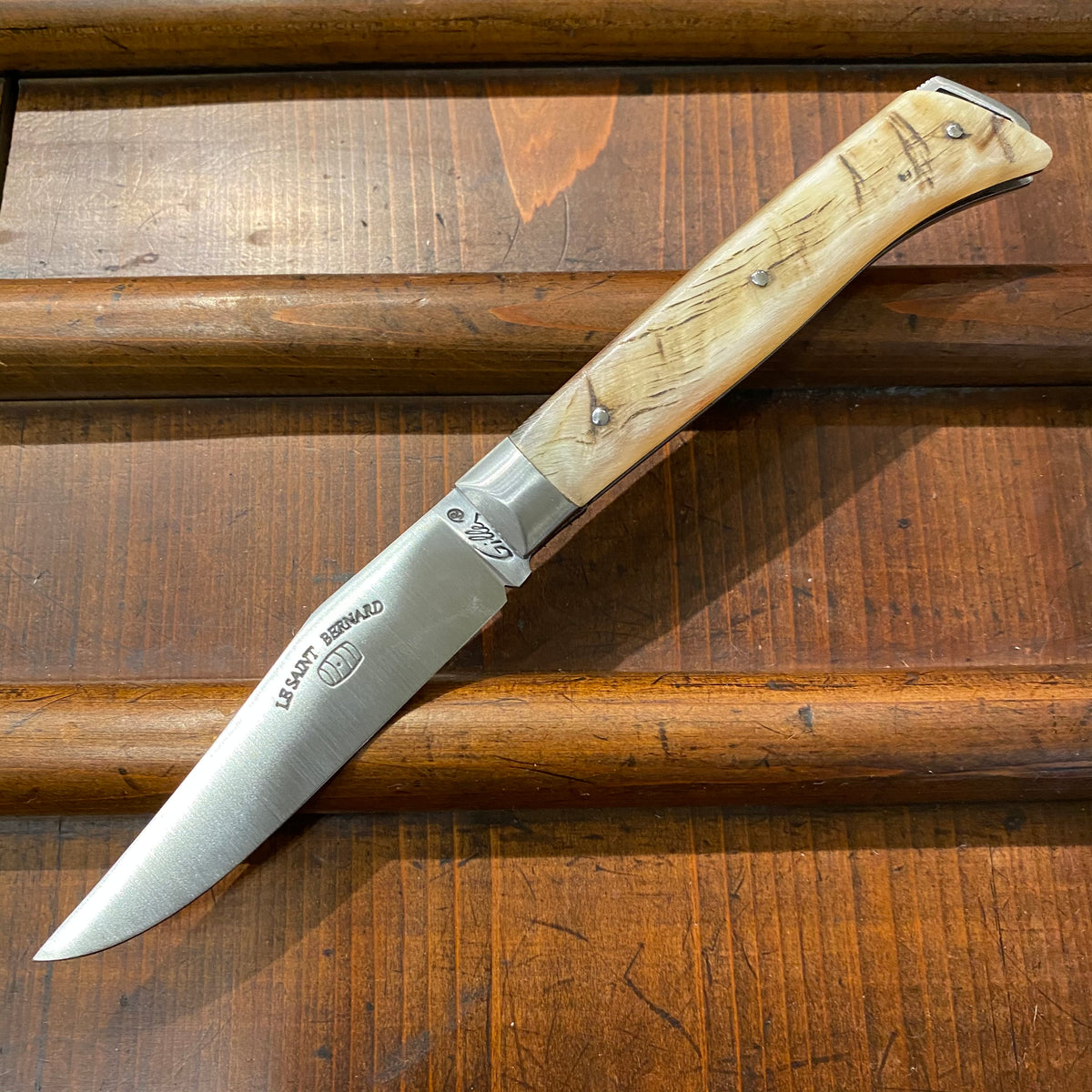 Fontenille Pataud Saint Bernard 11cm Pocket Knife Light Ram Horn Lockback
