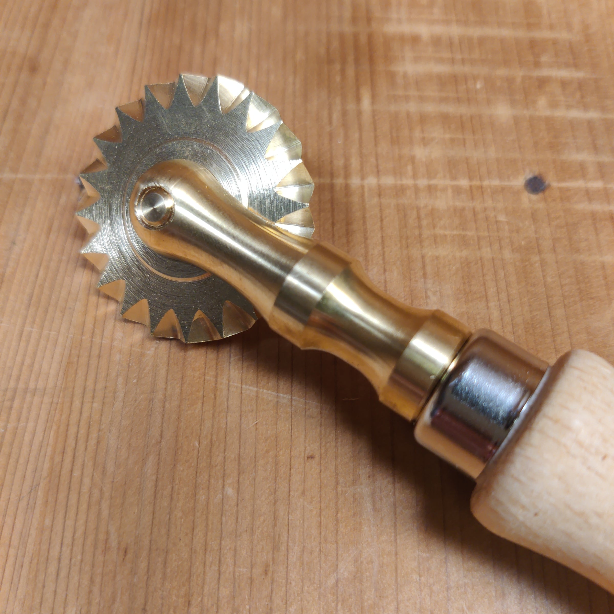 Brass Pasta Cutter Wheel With Single Toothed Blade With 30 Mm Ø